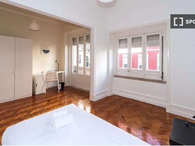Quarto para alugar em apartamento de 7 quartos em Lisboa