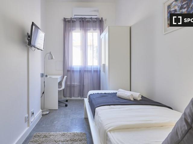 Quarto para alugar em apartamento de 7 quartos em Lisboa
