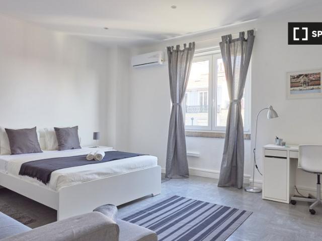 Quarto para alugar em apartamento de 7 quartos em Lisboa