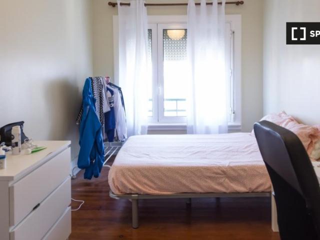 Quarto para alugar em apartamento de 7 quartos em Lisboa