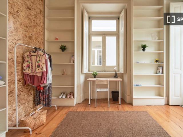 Quarto para alugar em apartamento de 7 quartos em Lisboa