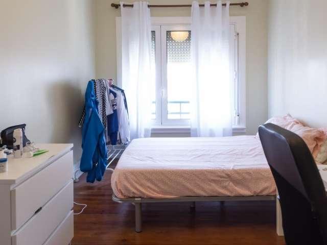 Quarto para alugar em apartamento de 7 quartos em Lisboa