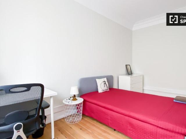 Quarto para alugar em apartamento de 7 quartos em Lisboa