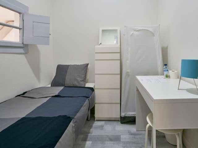 Quarto para alugar em apartamento de 7 quartos em Lisboa