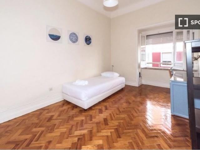 Quarto para alugar em apartamento de 7 quartos em Lisboa