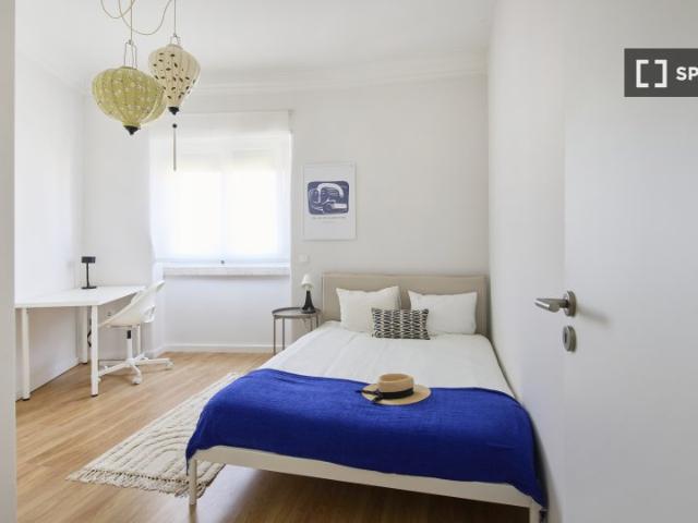 Quarto para alugar em apartamento de 4 quartos no Esquerdo, Lisboa