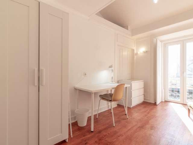 Quarto para alugar em apartamento de 4 quartos em Avenidas Novas