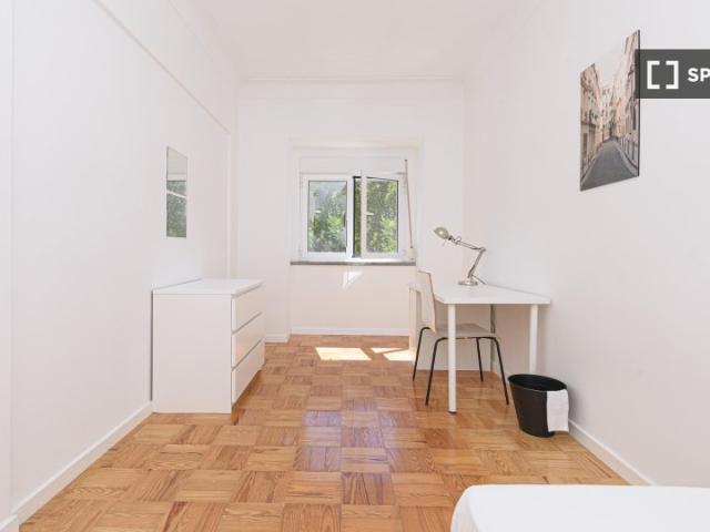 Quarto para alugar em apartamento de 4 quartos em Lisboa
