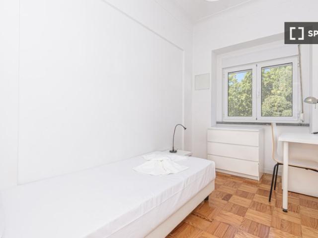 Quarto para alugar em apartamento de 4 quartos em Lisboa