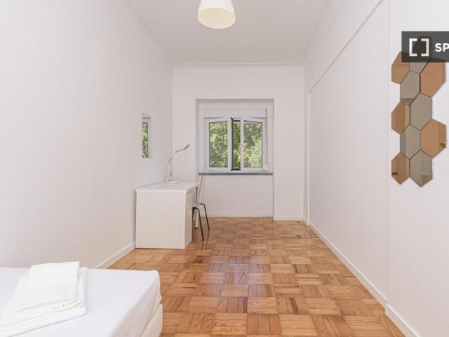 Quarto para alugar em apartamento de 4 quartos em Lisboa