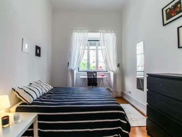 Quarto para alugar em apartamento de 4 quartos em Lisboa