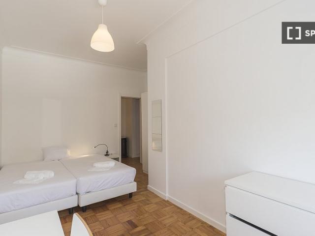 Quarto para alugar em apartamento de 4 quartos em Lisboa