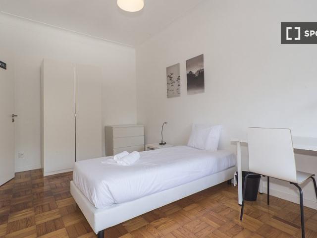 Quarto para alugar em apartamento de 4 quartos em Lisboa