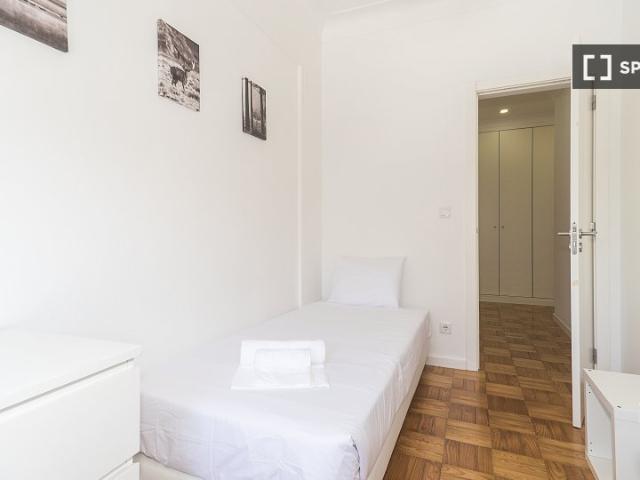 Quarto para alugar em apartamento de 4 quartos em Lisboa