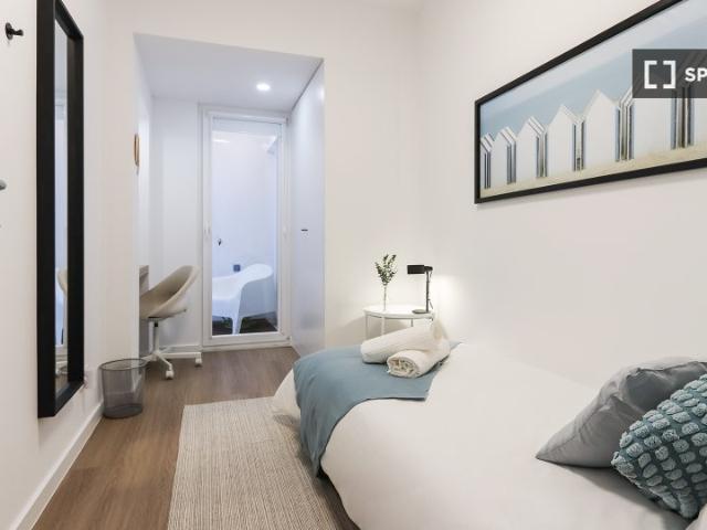 Quarto para alugar em apartamento de 5 quartos em Lisboa