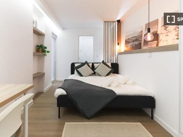 Quarto para alugar em apartamento de 5 quartos em Lisboa