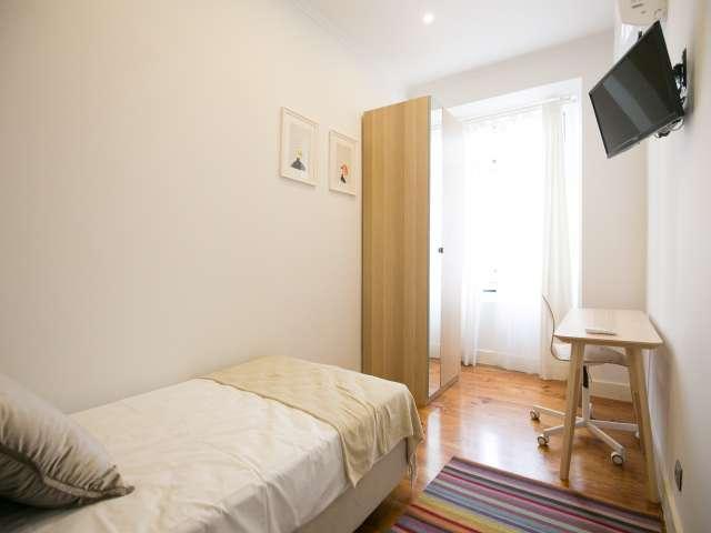 Quarto para alugar em apartamento de 5 quartos em Santo António