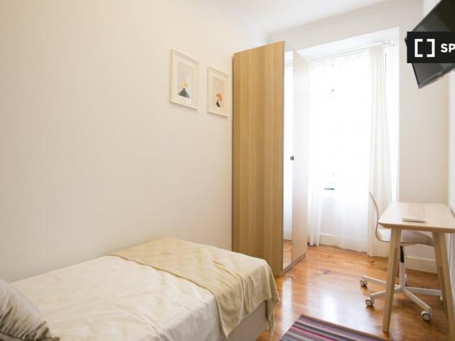 Quarto para alugar em apartamento de 5 quartos em Santo António