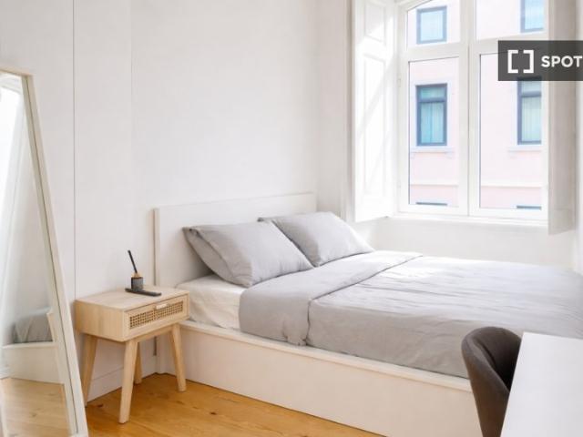 Quarto para alugar em apartamento de 6 quartos em Arroios, Lisboa