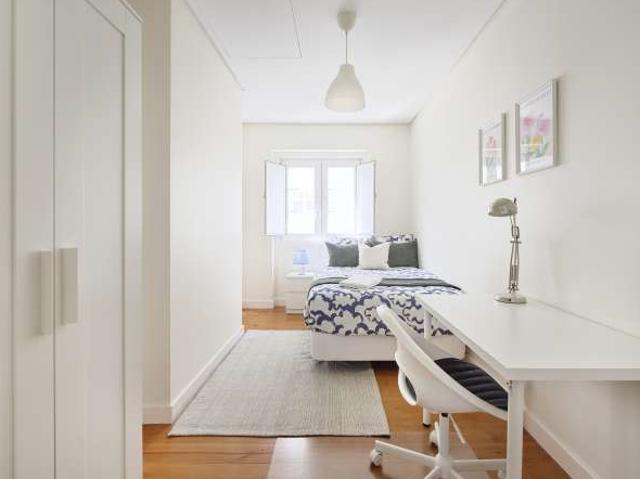 Quarto para alugar em apartamento de 6 quartos em Lisboa