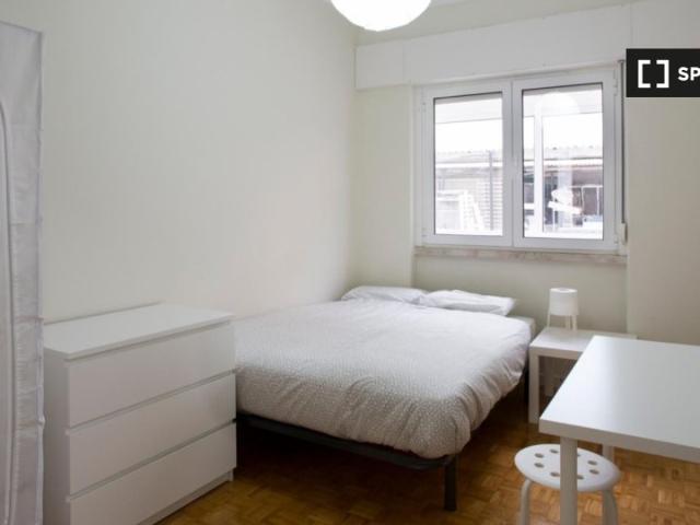 Quarto para alugar em apartamento de 6 quartos em Lisboa
