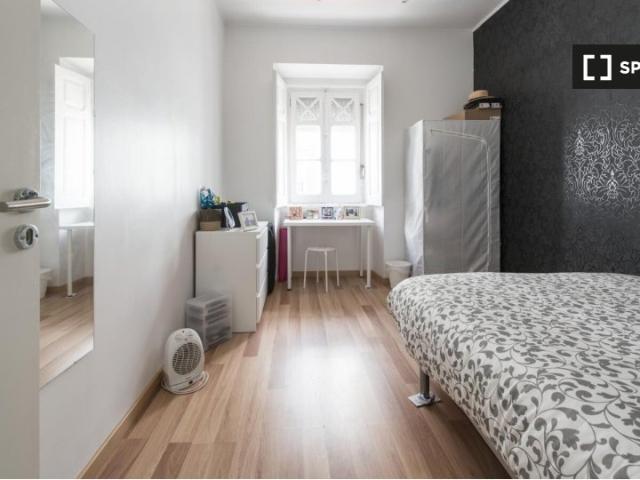Quarto para alugar em apartamento de 6 quartos em Lisboa