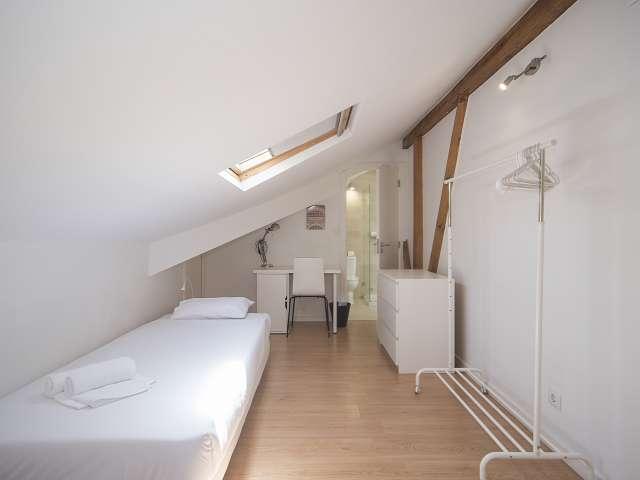 Quarto para alugar em apartamento de 6 quartos em Lisboa