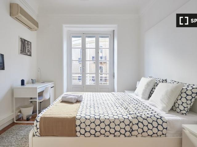 Quarto para alugar em apartamento de 6 quartos em Lisboa