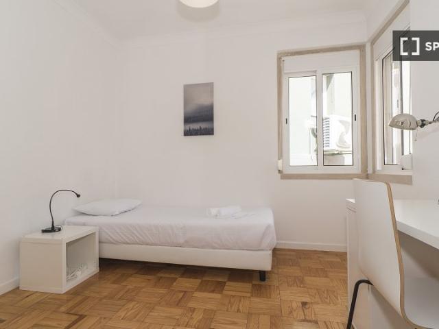 Quarto para alugar em apartamento de 6 quartos em Lisboa