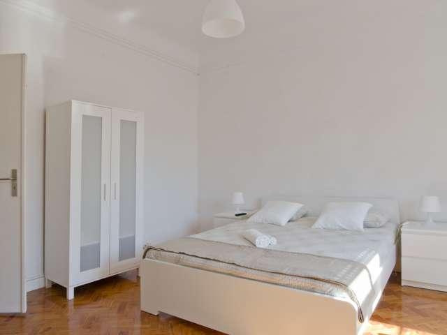 Quarto para alugar em apartamento de 6 quartos em Lisboa