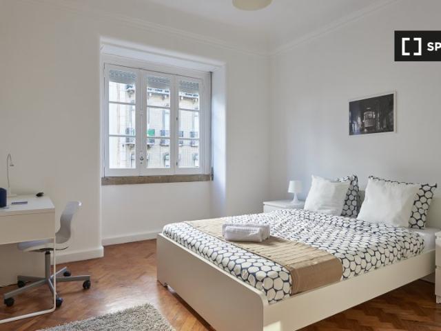 Quarto para alugar em apartamento de 6 quartos em Lisboa