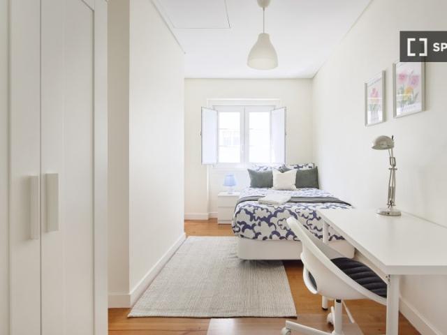 Quarto para alugar em apartamento de 6 quartos em Lisboa