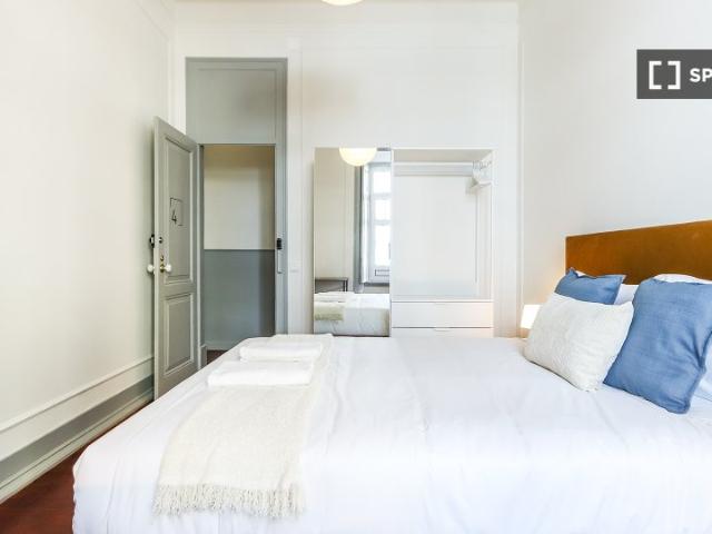 Quarto para alugar em apartamento de 6 quartos em Lisboa