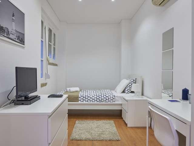 Quarto para alugar em apartamento de 6 quartos em Lisboa