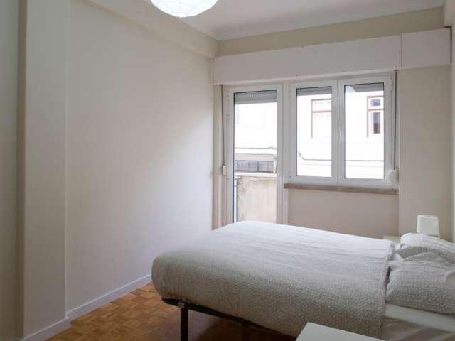 Quarto para alugar em apartamento de 6 quartos em Lisboa
