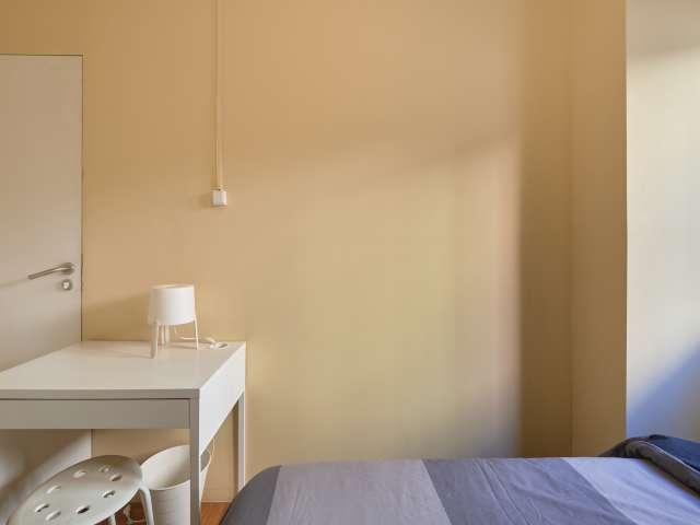 Quarto para alugar em apartamento de 6 quartos em Lisboa