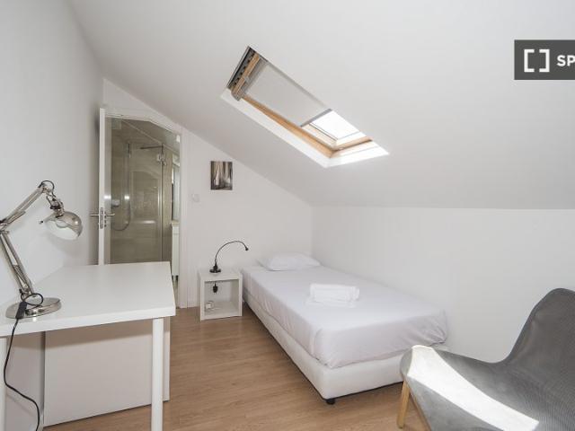 Quarto para alugar em apartamento de 6 quartos em Lisboa