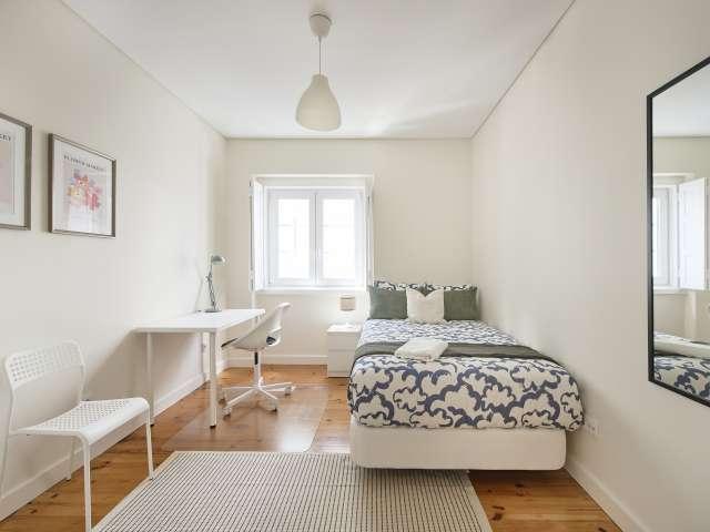 Quarto para alugar em apartamento de 6 quartos em Lisboa