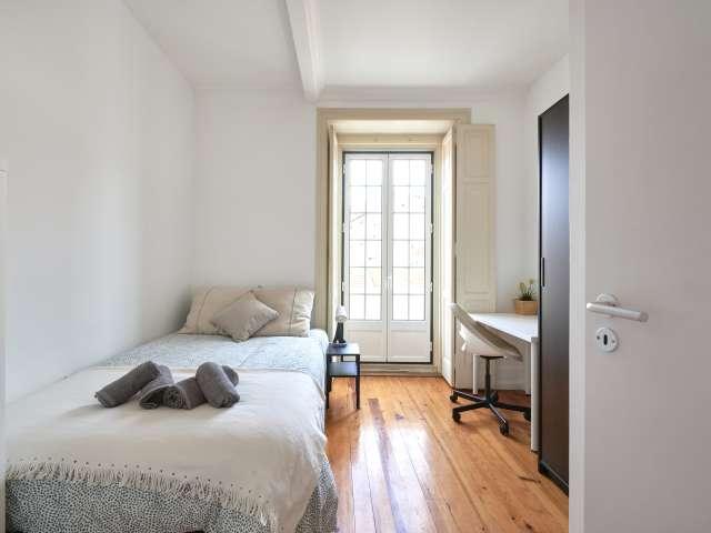 Quarto para alugar em apartamento de 8 quartos em Lisboa