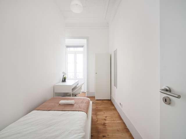 Quarto para alugar em apartamento de 8 quartos em Lisboa