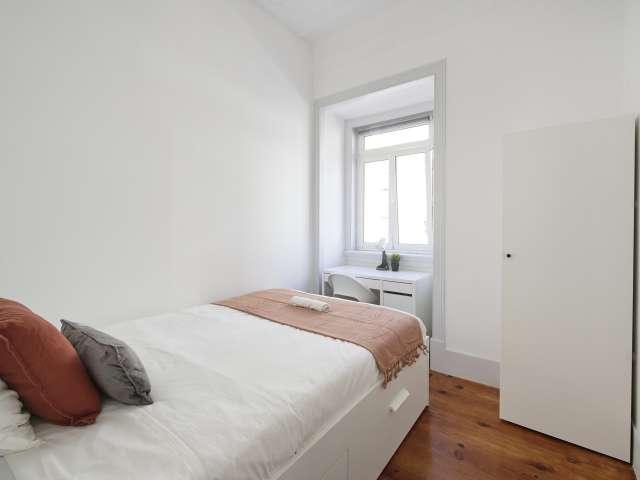 Quarto para alugar em apartamento de 8 quartos em Lisboa
