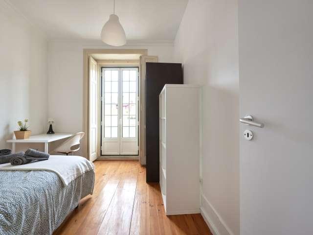Quarto para alugar em apartamento de 8 quartos em Lisboa