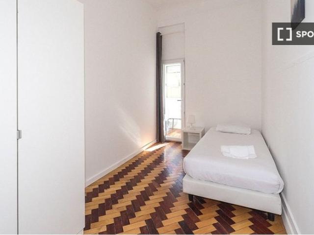 Quarto para alugar em apartamento de 8 quartos em Lisboa