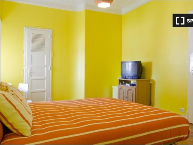Quarto para alugar em apartamento de 8 quartos em Lisboa
