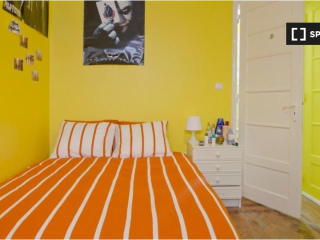 Quarto para alugar em apartamento de 8 quartos em Lisboa