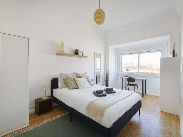 Quarto para alugar em apartamento partilhado de 10 quartos, Lisboa
