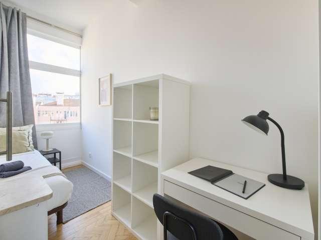 Quarto para alugar em apartamento partilhado de 10 quartos, Lisboa