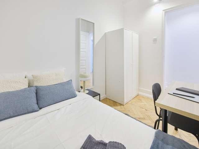 Quarto para alugar em apartamento partilhado de 10 quartos, Lisboa