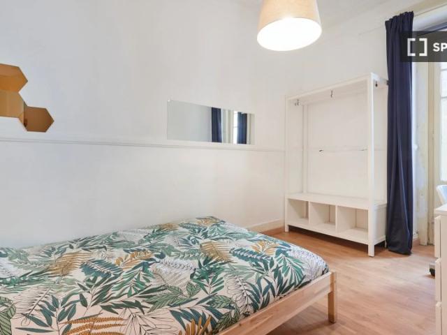 Quarto disponível para alugar em apartamento de 4 quartos em Lisboa