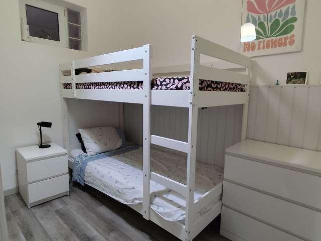Quarto em apartamento partilhado para alugar em Lisboa